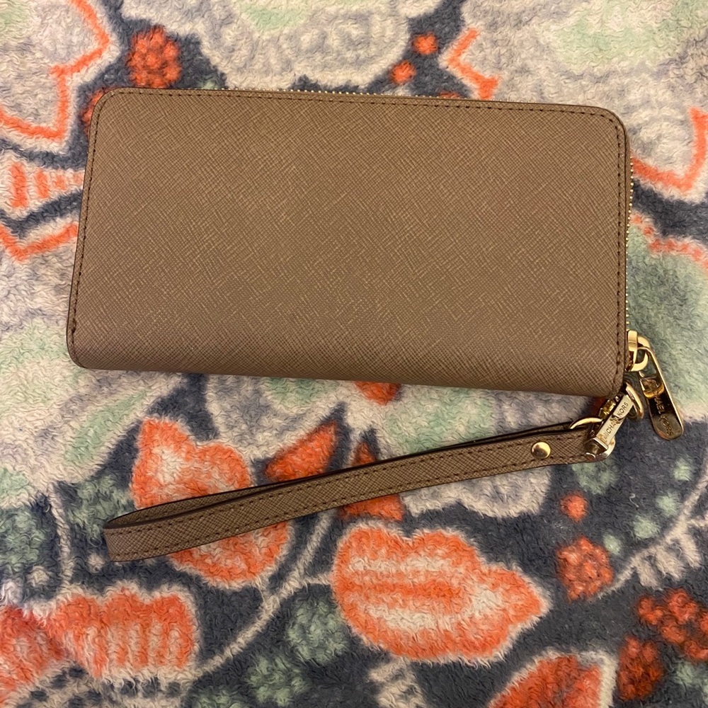 Michael Kors Wristlet - Picture 3 of 4